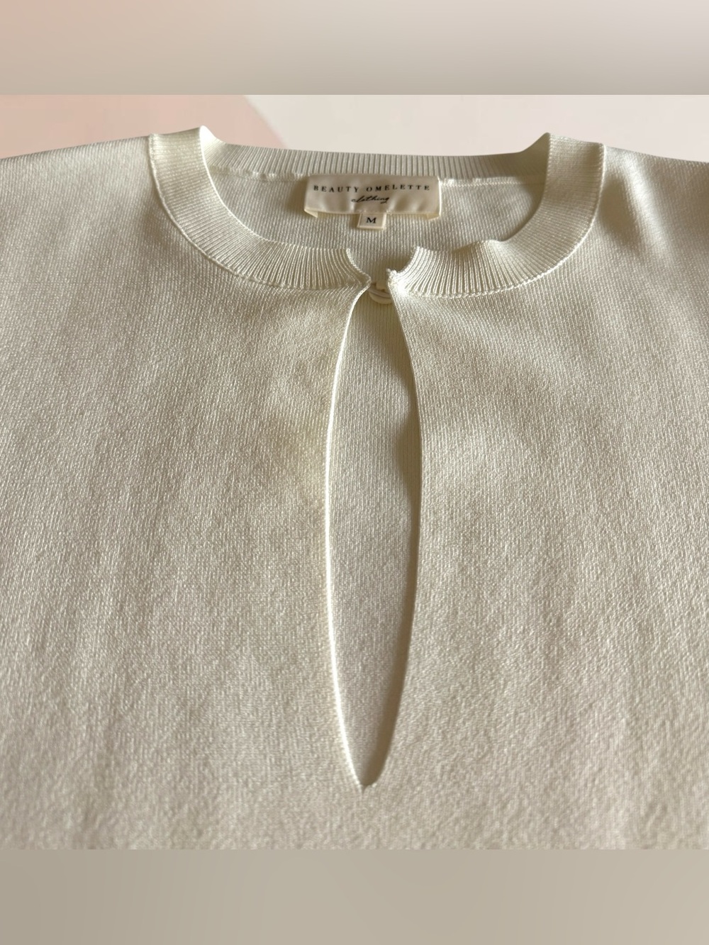 BEAUTY OMELETTE Off-White Teardrop-neckline Crop Top - Picture 4 of 9